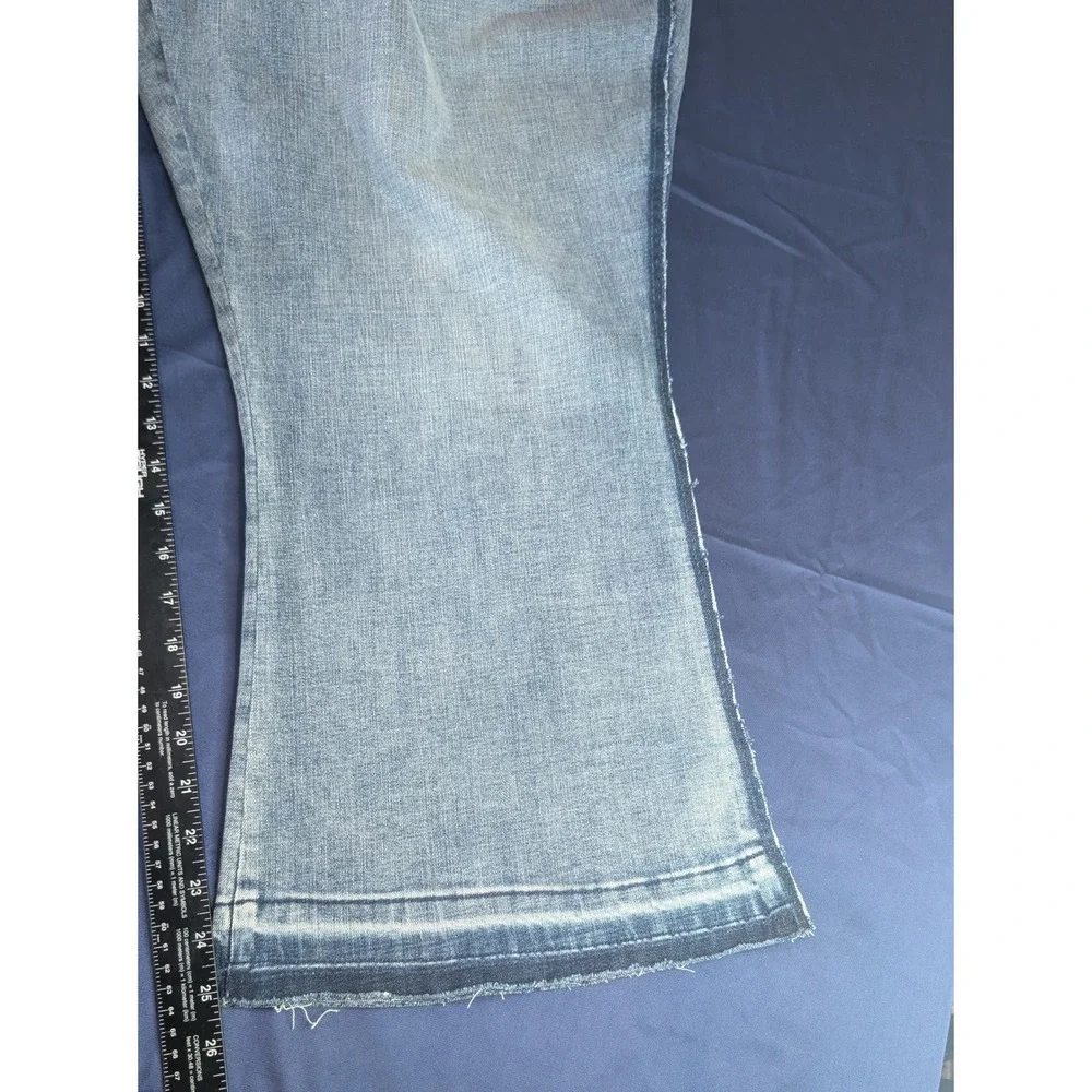 NYDJ Womens 28W Fiona Slim Flare Crop Ankle Jeans Light Wash Fray Hem NWT - Picture 6 of 15